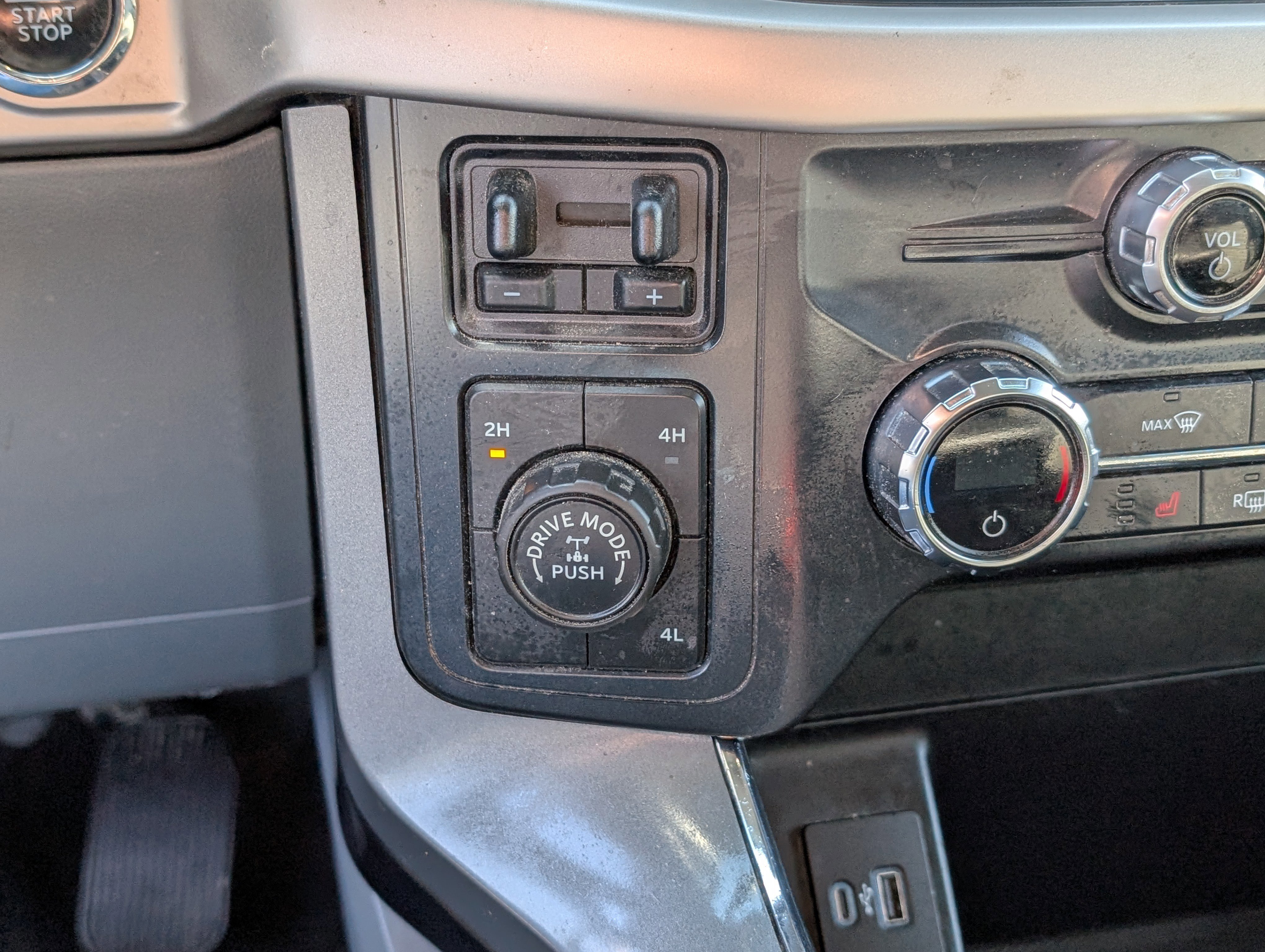 Certified 2021 Ford F150 XLT w/ Equipment Group 302A High image 24