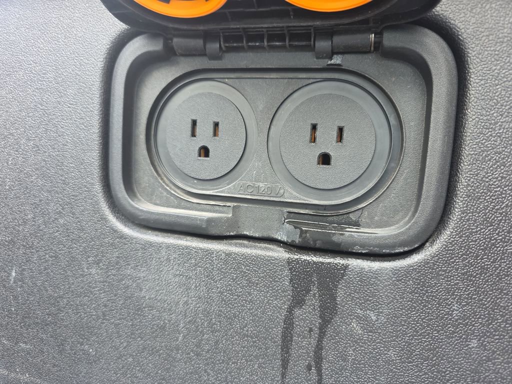 Used 2022 Rivian R1T Adventure image 14