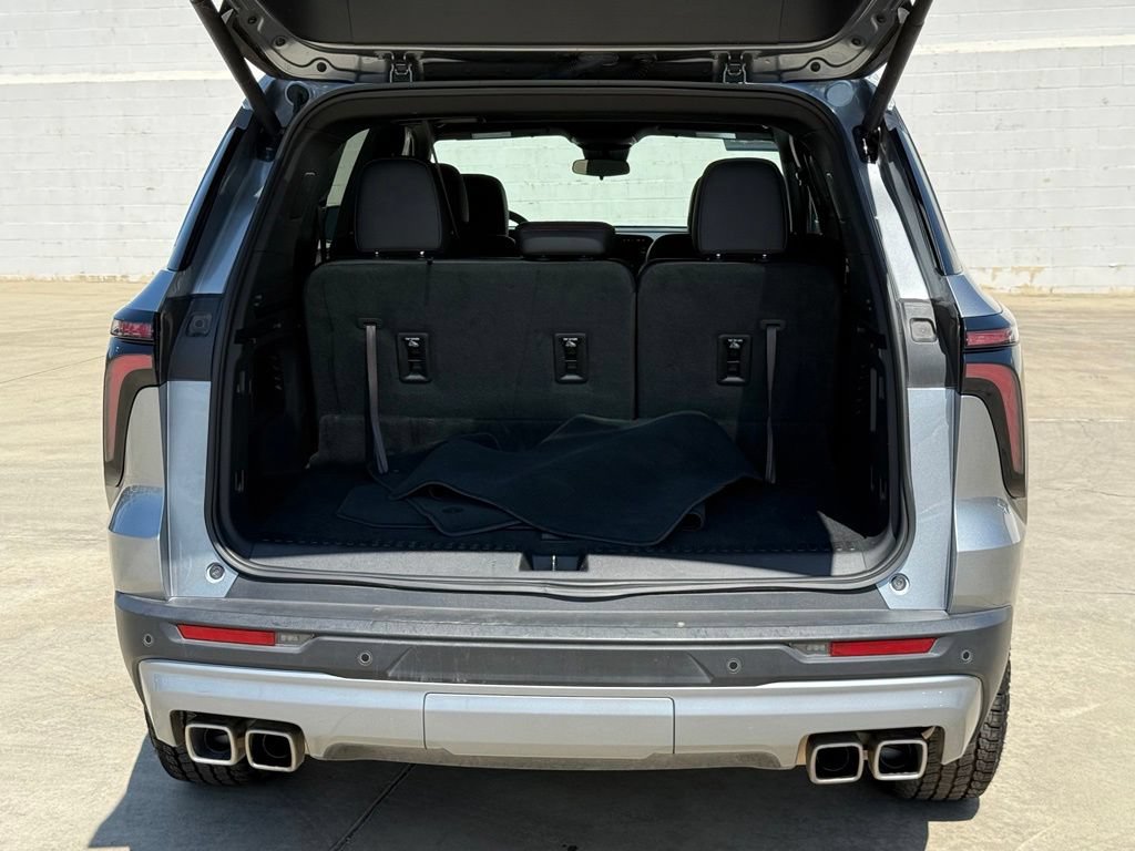 Used 2025 Chevrolet Traverse Z71 AWD/4WD image 18