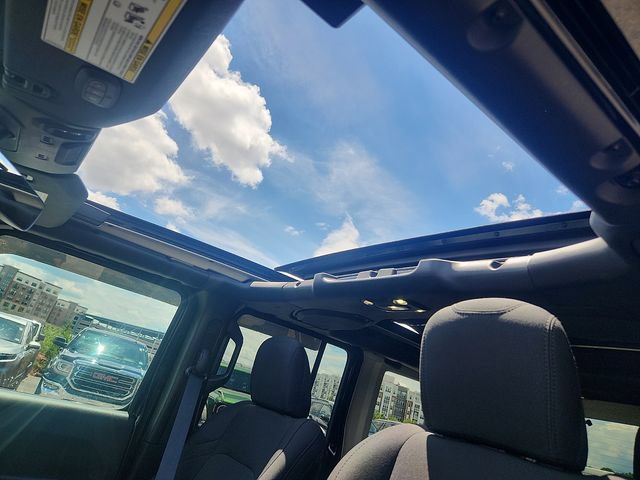 Used 2021 Jeep Wrangler Unlimited Sport w/ Sun And Sound Package AWD/4WD image 22