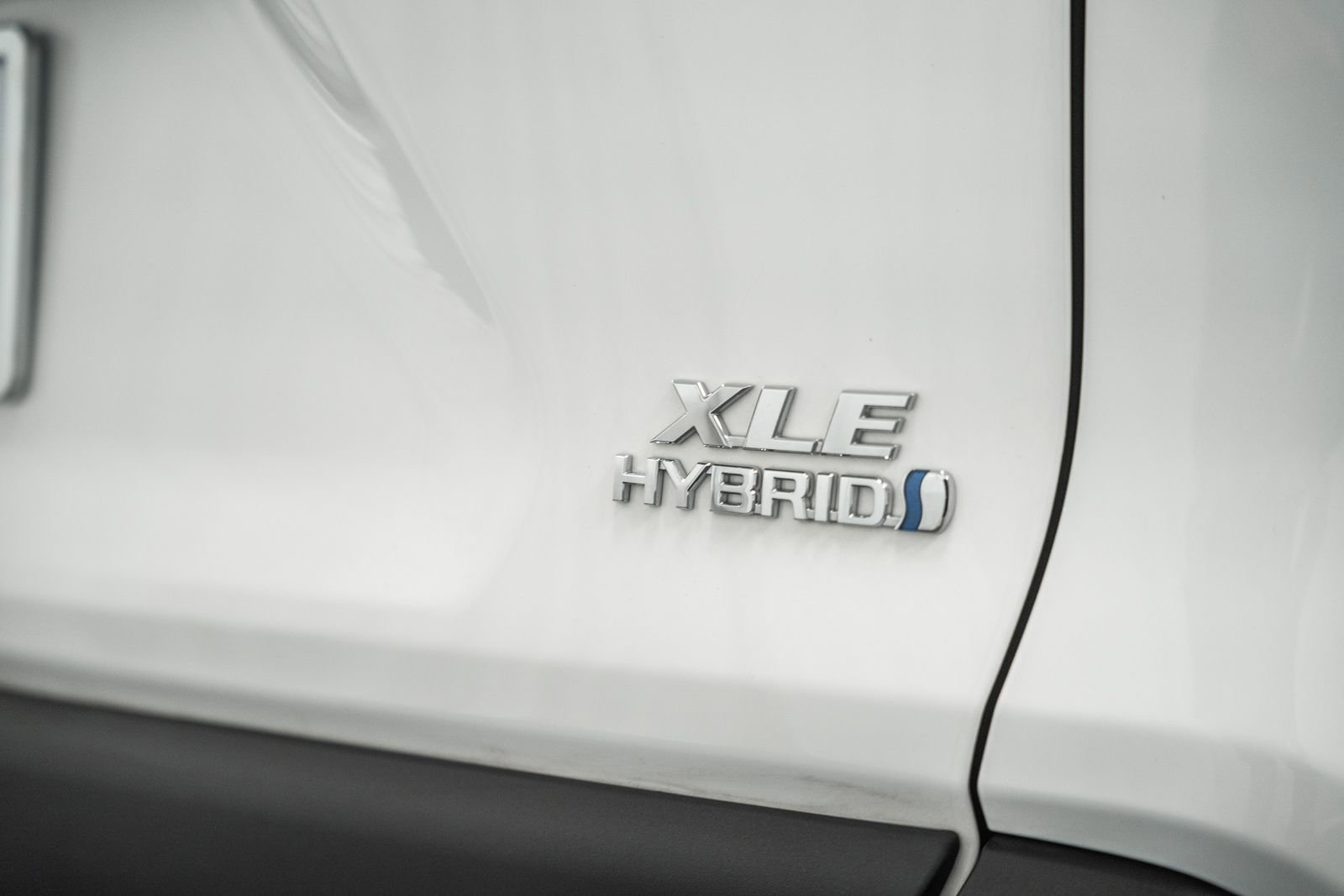 Used 2024 Toyota RAV4 XLE w/ Convenience Package image 9