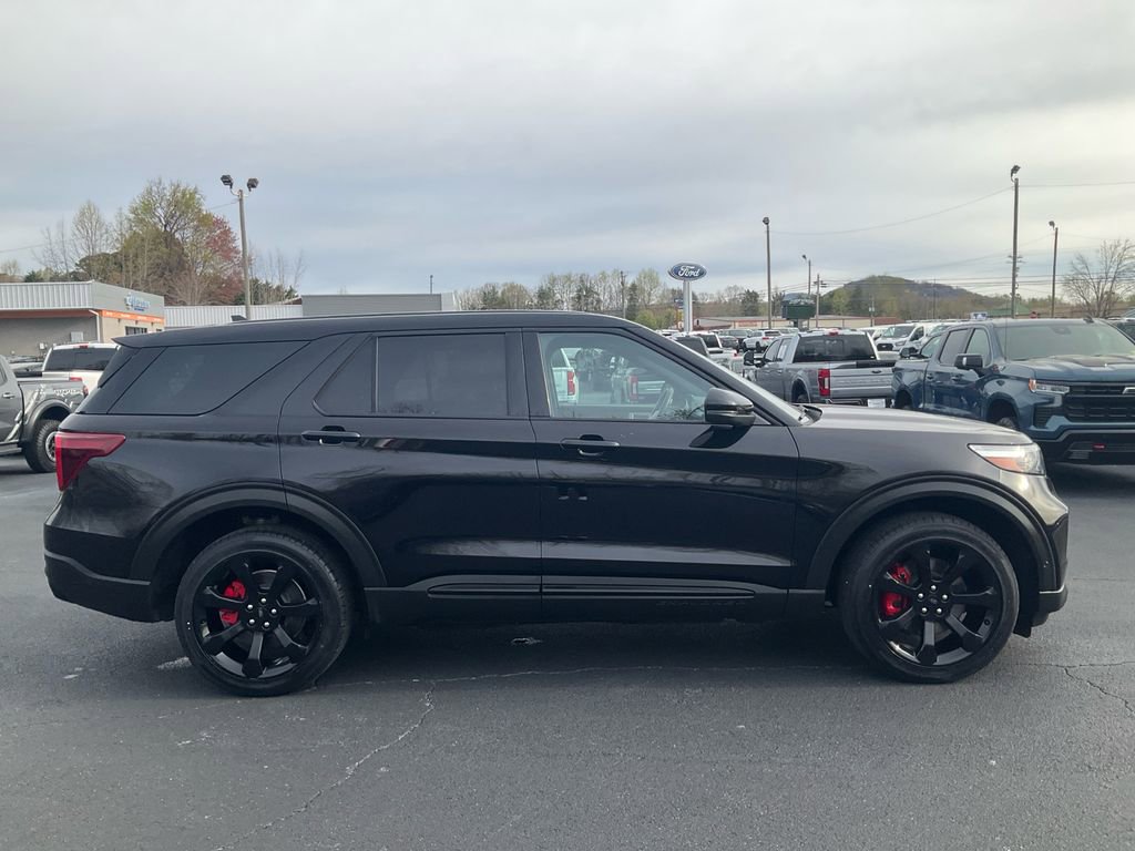 Certified 2022 Ford Explorer ST w/ Equipment Group 401A AWD/4WD image 4