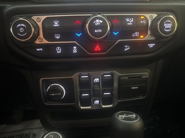 Used 2020 Jeep Wrangler Unlimited Sahara w/ Uconnect 4C Nav & Sound Group image 15