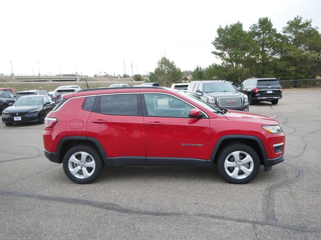 Used 2018 Jeep Compass Latitude w/ Cold Weather Group AWD/4WD image 4