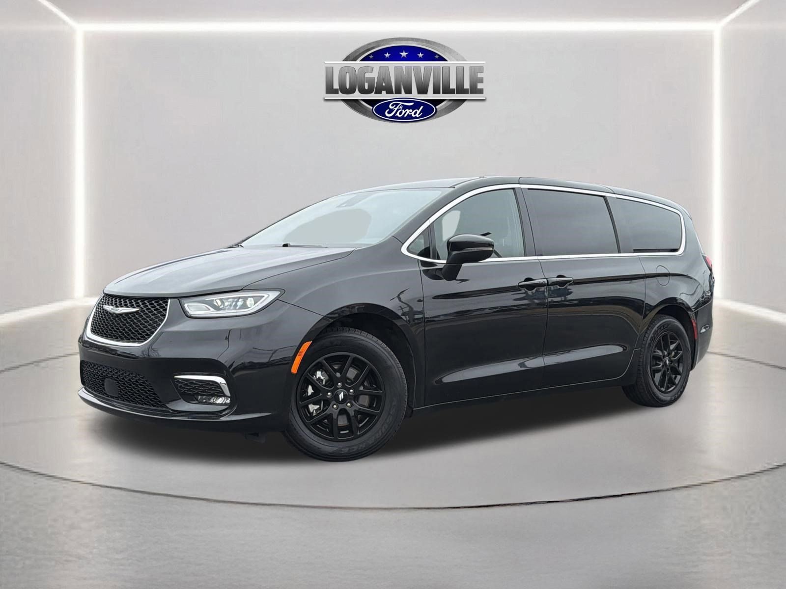 Used 2023 Chrysler Pacifica Touring image 7
