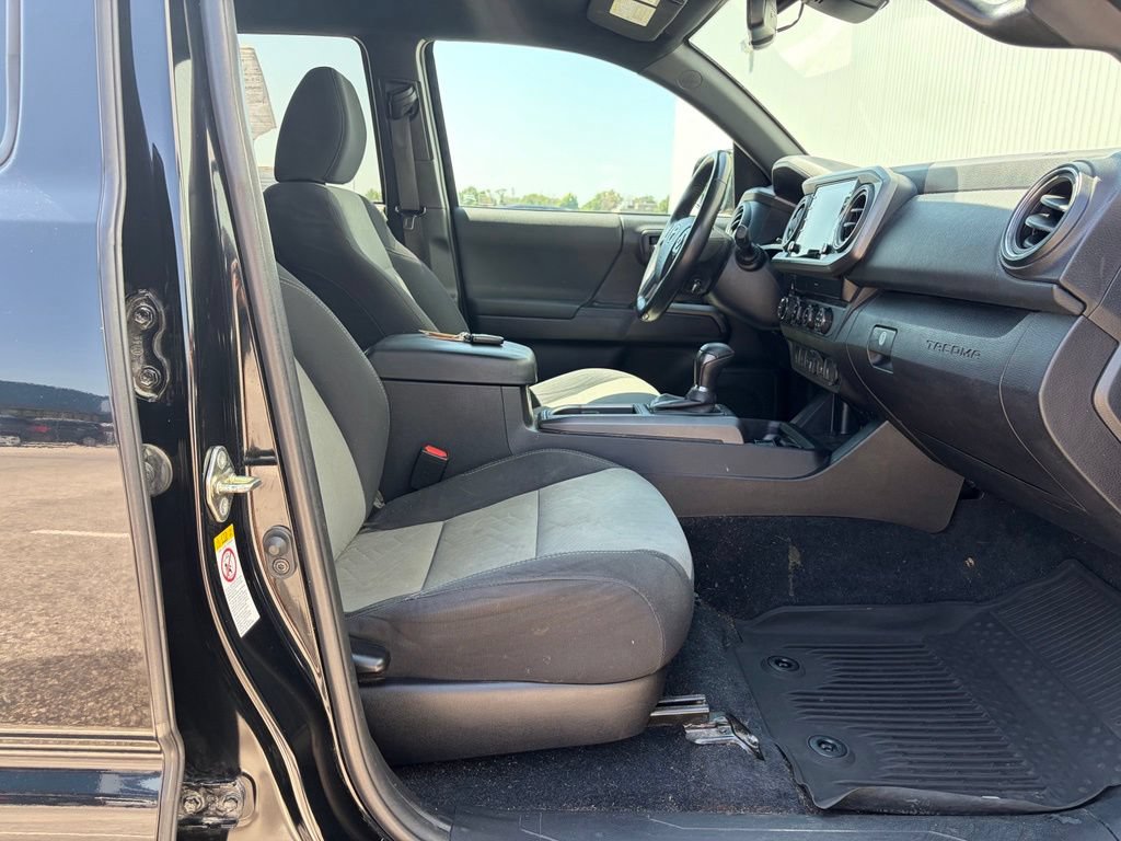 Used 2020 Toyota Tacoma TRD Sport w/ Technology Package AWD/4WD image 26