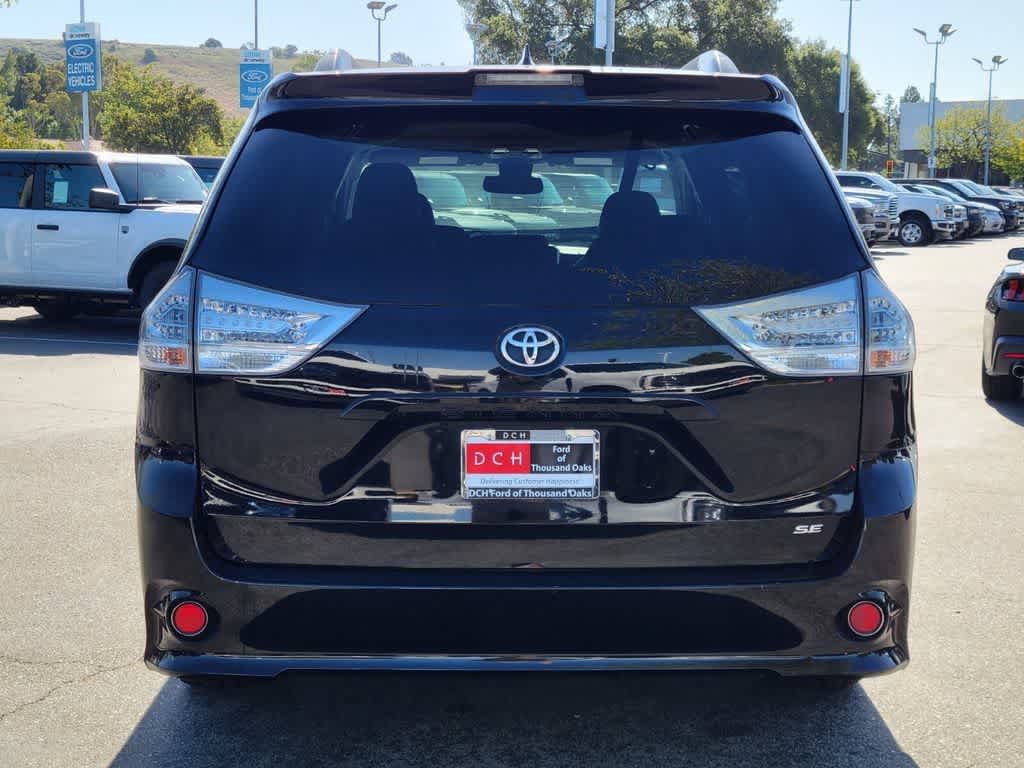 Used 2020 Toyota Sienna SE w/ Carpet Mat Package FWD image 3