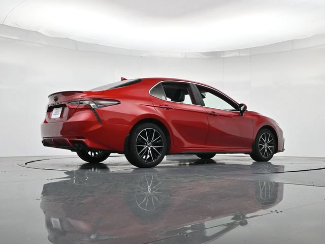 Used 2024 Toyota Camry SE w/ Convenience Package FWD image 31