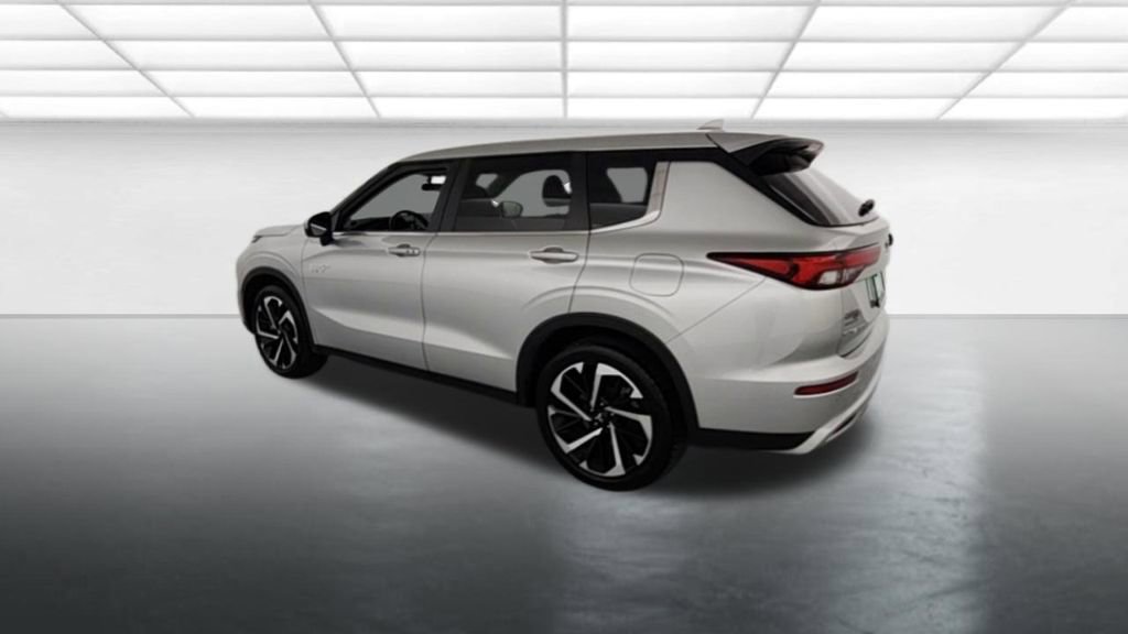 Used 2024 Mitsubishi Outlander SE AWD/4WD image 6