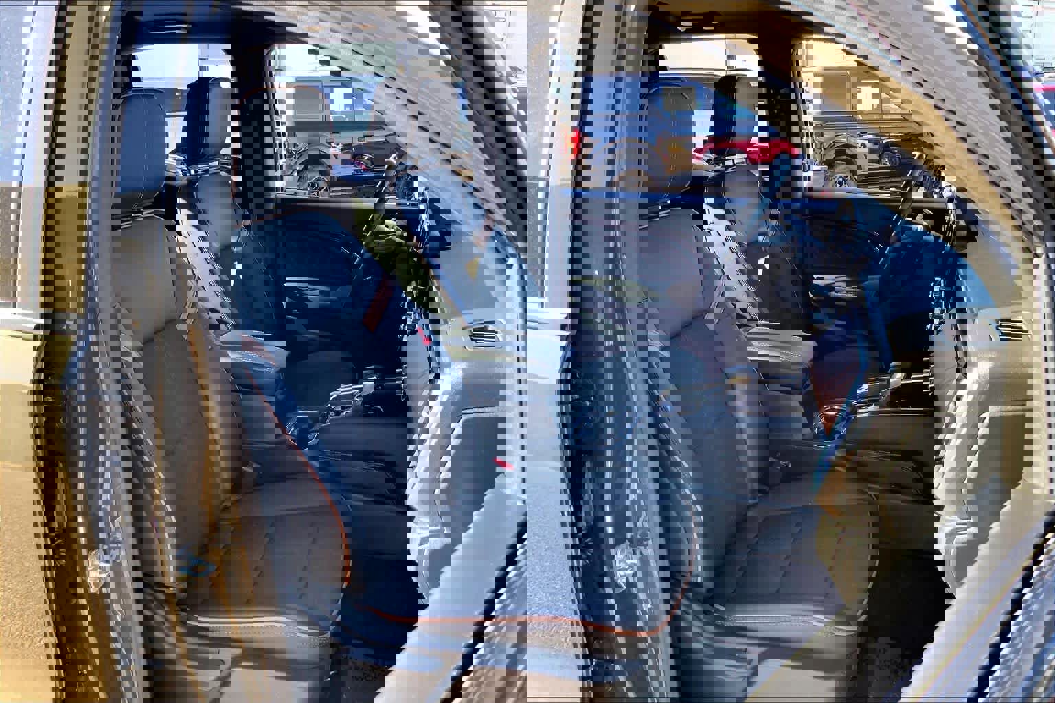 Used 2024 GMC Canyon AT4 image 8