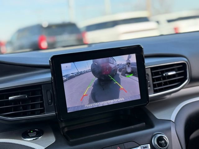 Certified 2020 Ford Explorer XLT w/ Equipment Group 202A image 5