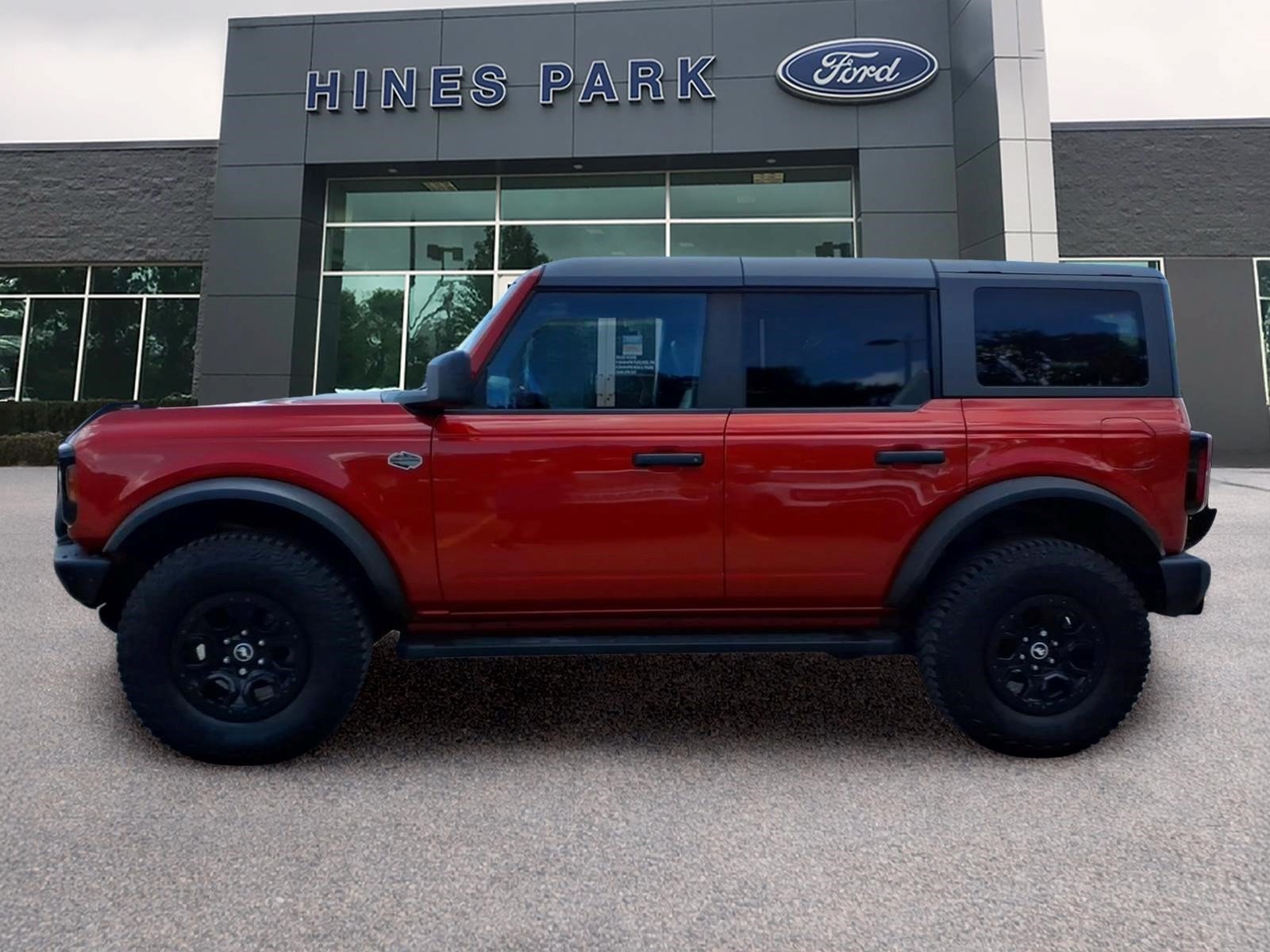 Certified 2023 Ford Bronco Wildtrak AWD/4WD image 4