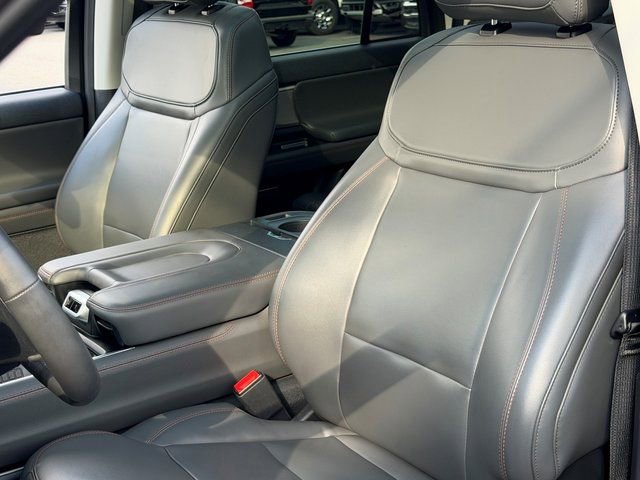 Certified 2025 Ford Expedition Max Active AWD/4WD image 8