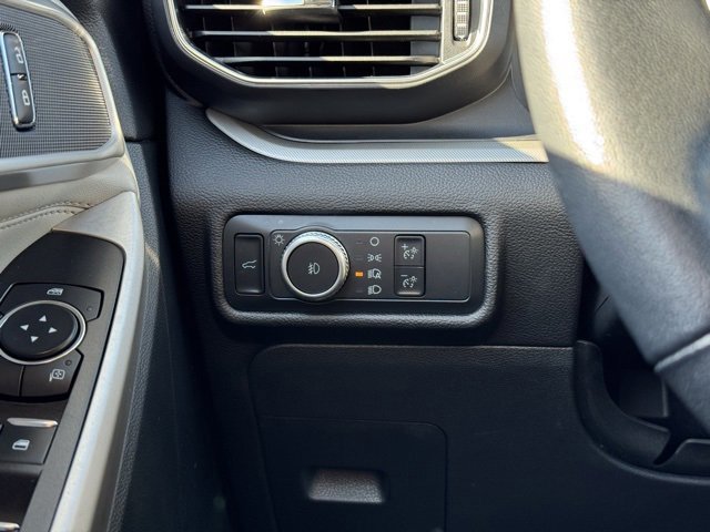 Certified 2022 Ford Explorer XLT w/ Equipment Group 202A image 40