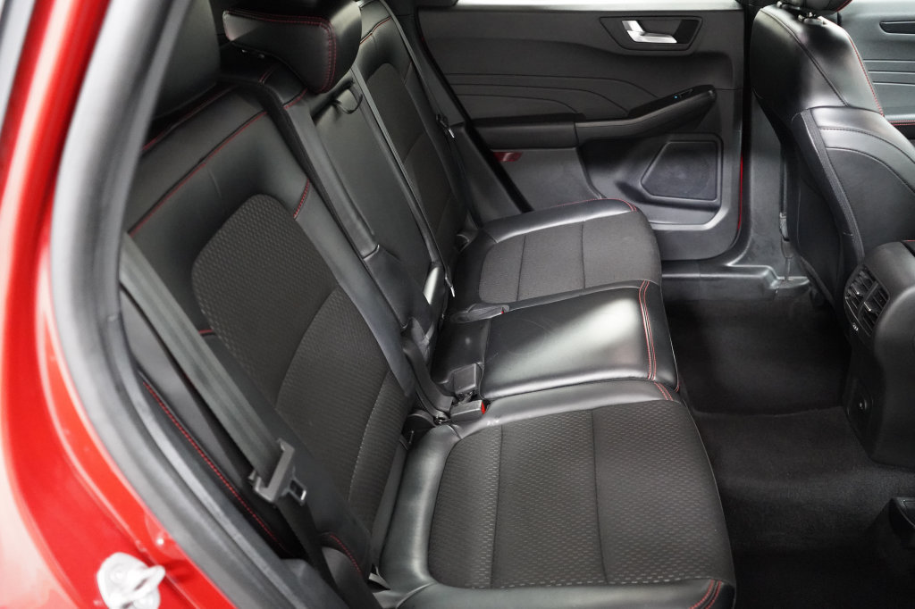 Certified 2025 Ford Escape ST-Line FWD image 29