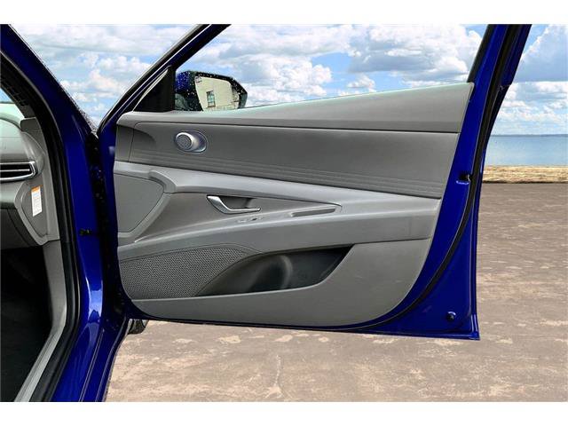 Used 2024 Hyundai Elantra Blue FWD image 12