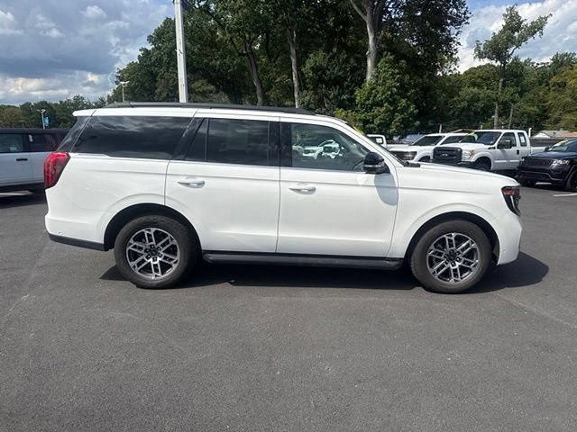Certified 2025 Ford Expedition Active AWD/4WD image 10