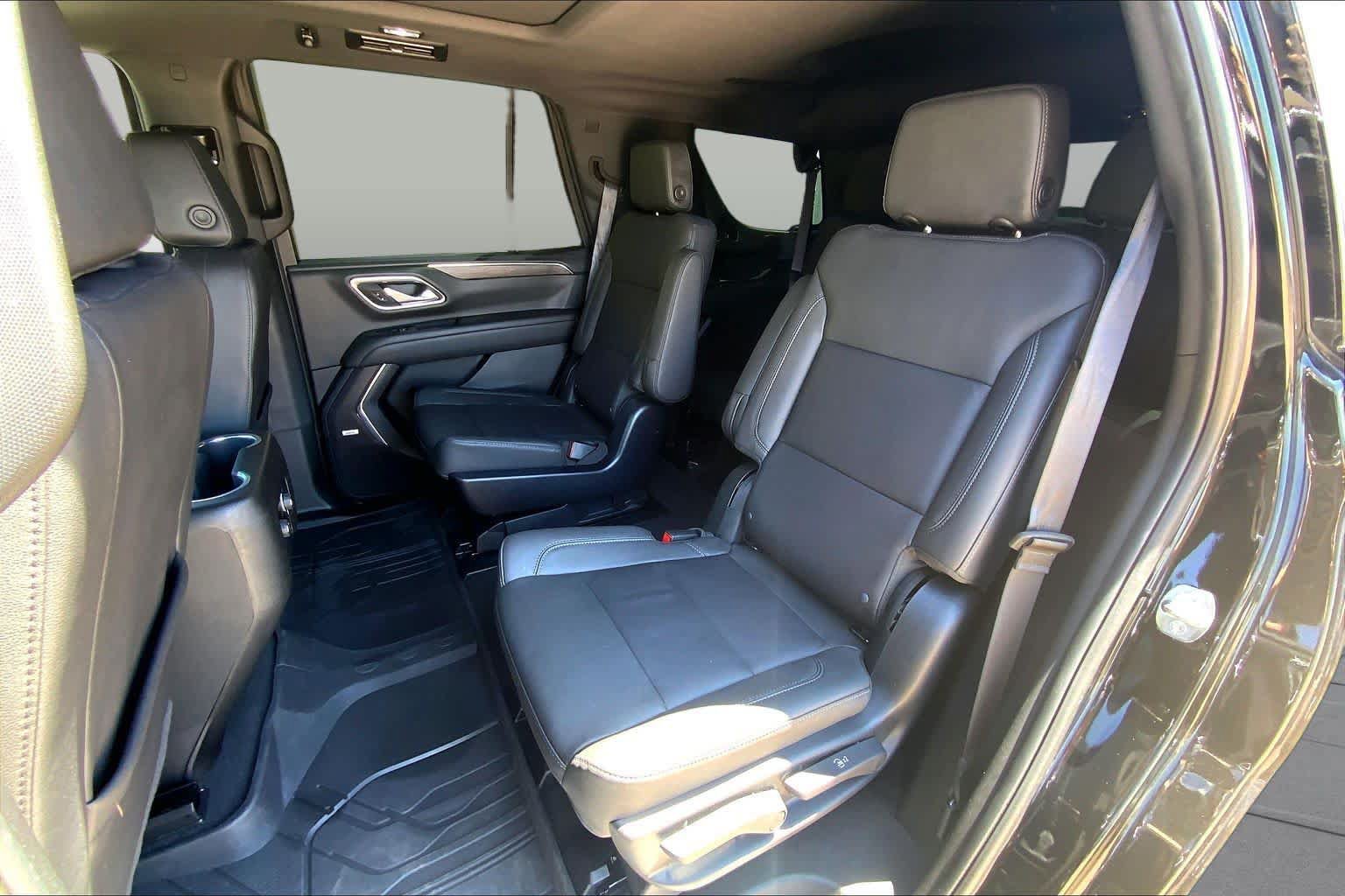 Used 2024 Chevrolet Tahoe Z71 w/ Luxury Package AWD/4WD image 21