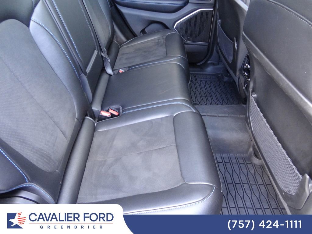 Used 2024 Jeep Grand Cherokee Trailhawk w/ Advanced Protech Group II AWD/4WD image 11