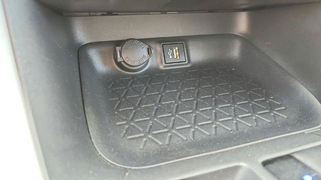 Used 2025 Toyota RAV4 XLE AWD/4WD image 16