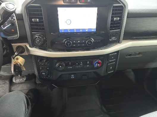 Certified 2023 Ford F150 XLT w/ Trailer Tow Package AWD/4WD image 4