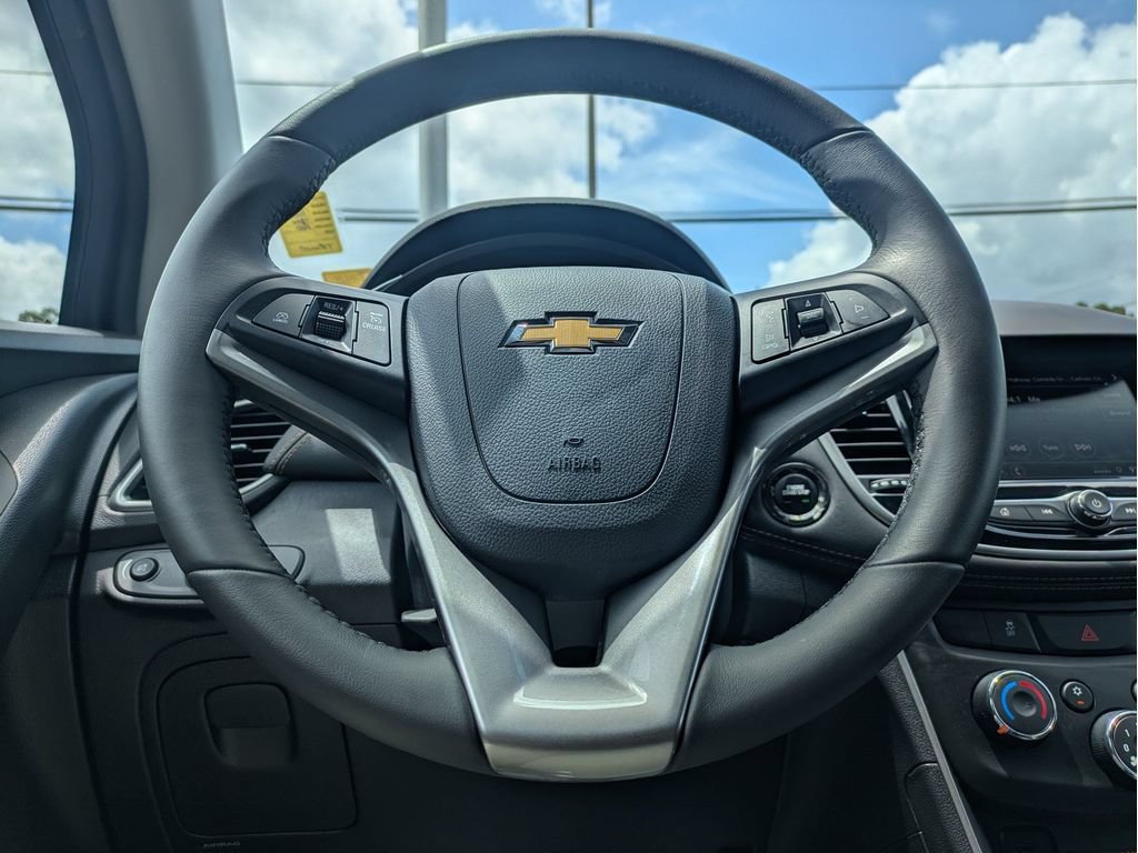 Used 2022 Chevrolet Trax LT w/ LT Convenience Package AWD/4WD image 18
