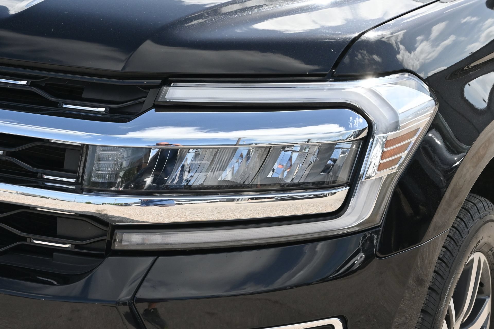 Certified 2024 Ford Expedition Limited RWD image 22