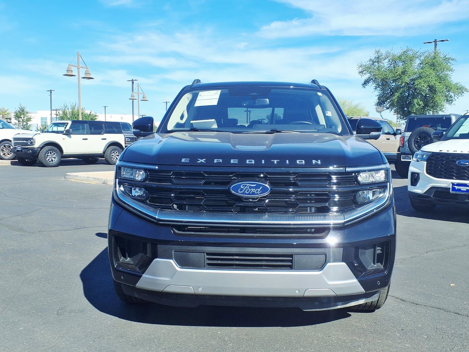 Certified 2025 Ford Expedition Platinum AWD/4WD image 2