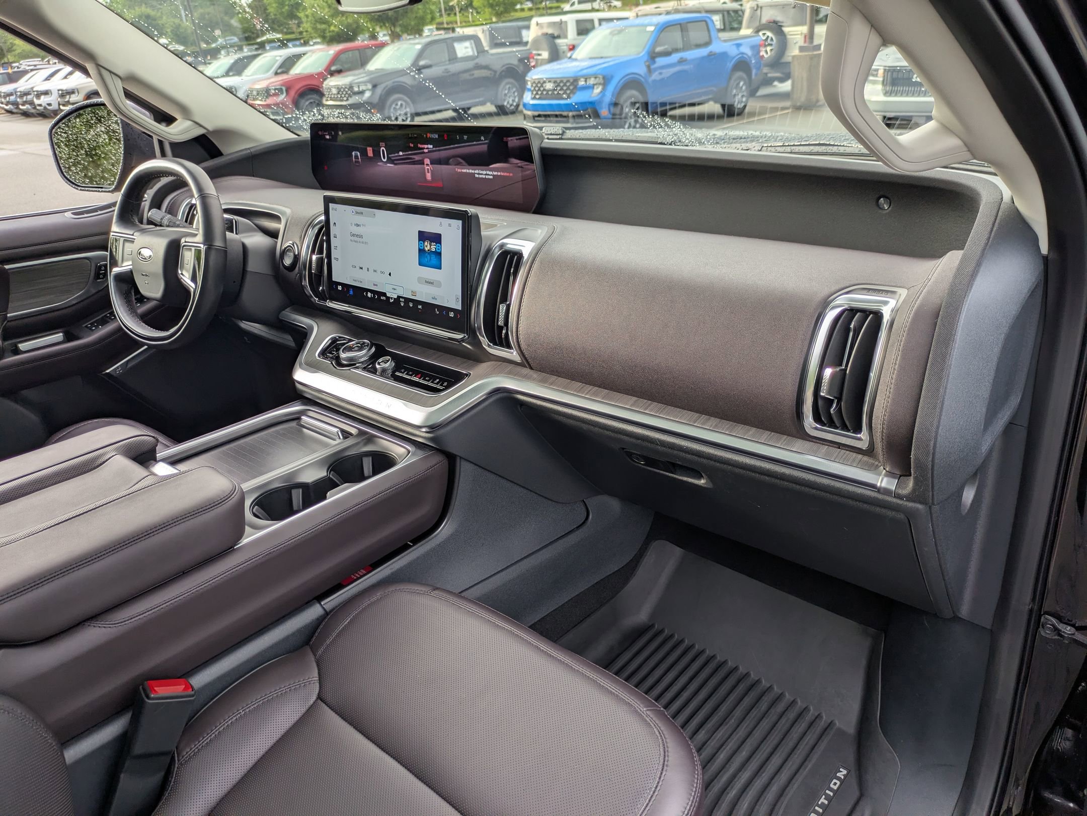 Certified 2025 Ford Expedition Platinum w/ Platinum Ultimate Package AWD/4WD image 37
