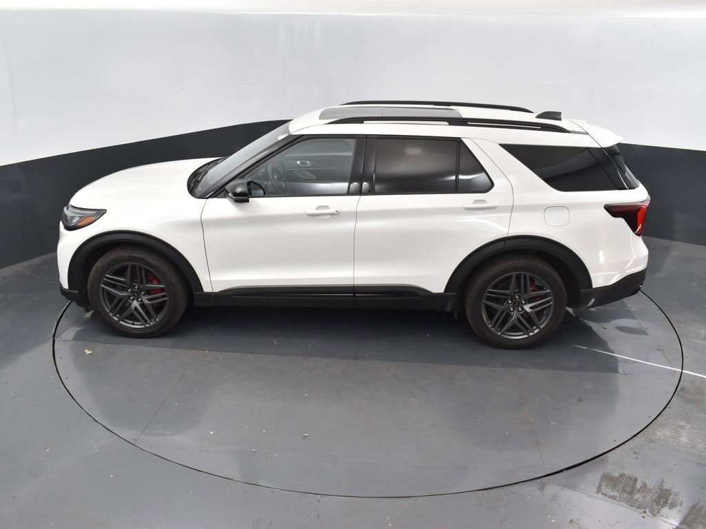 Certified 2025 Ford Explorer ST image 6