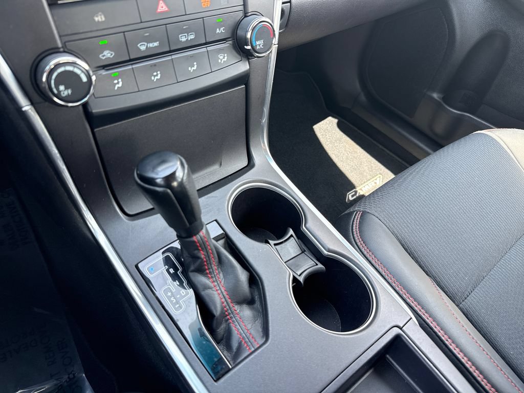 Used 2017 Toyota Camry SE FWD image 21