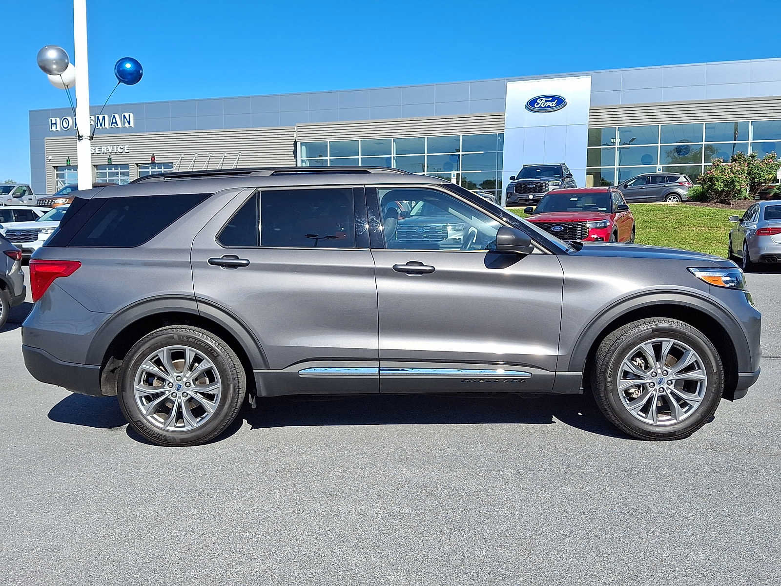 Certified 2023 Ford Explorer XLT w/ Equipment Group 202A AWD/4WD image 7