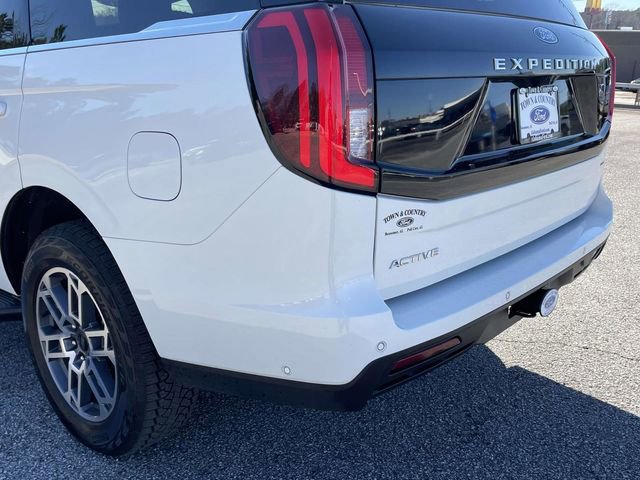 Certified 2025 Ford Expedition Active image 12