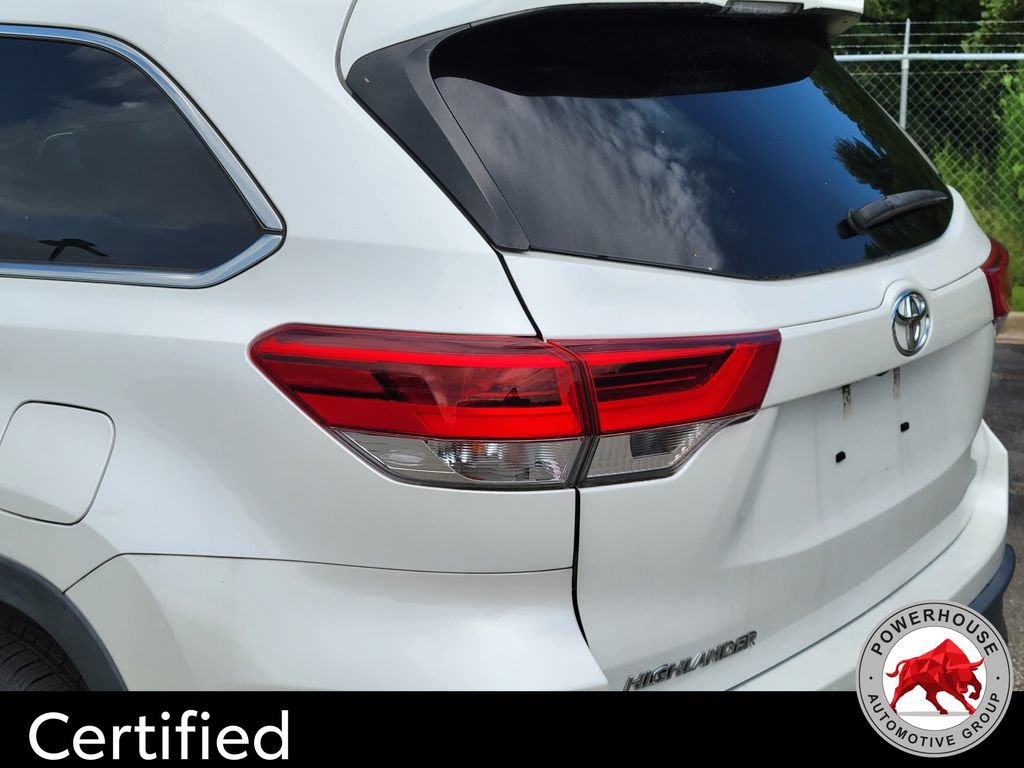 Used 2019 Toyota Highlander LE FWD image 13