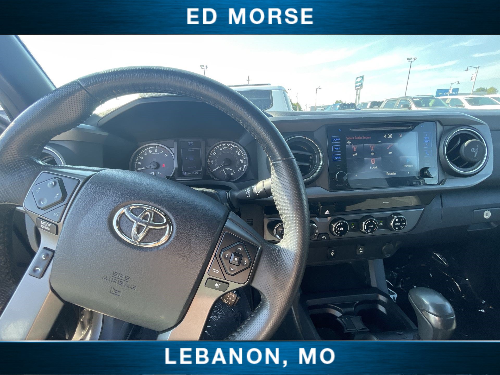 Used 2017 Toyota Tacoma TRD Sport w/ Tow Package (A/T) AWD/4WD image 11