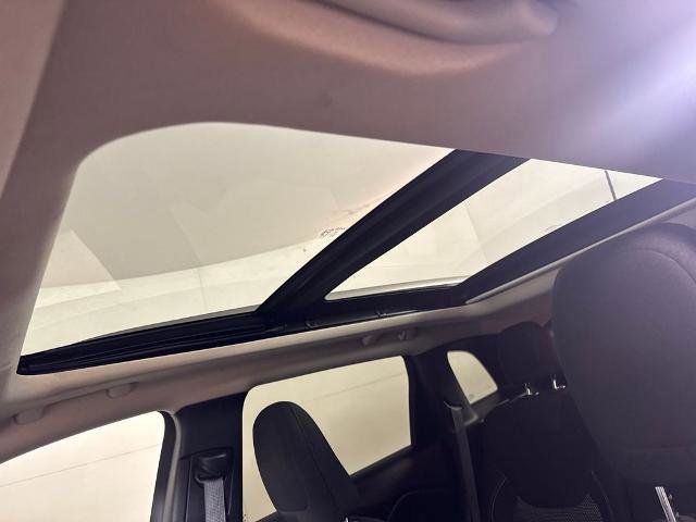 Used 2017 Jeep Cherokee Latitude image 14