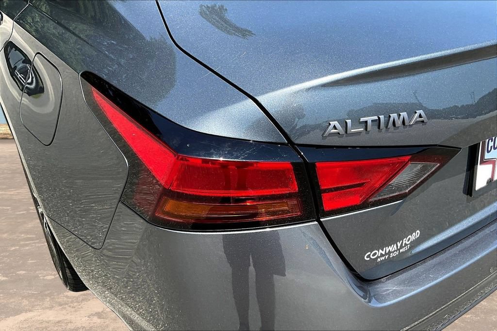 Used 2024 Nissan Altima 2.5 SV FWD image 25