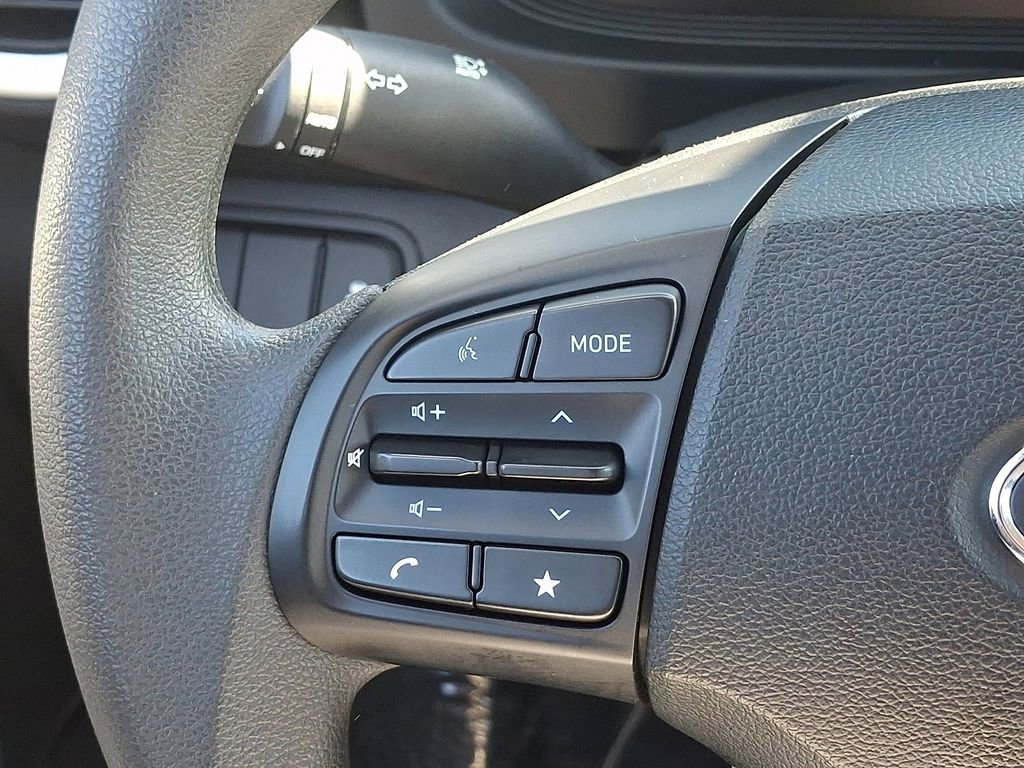 Used 2026 Hyundai Venue SE FWD image 21