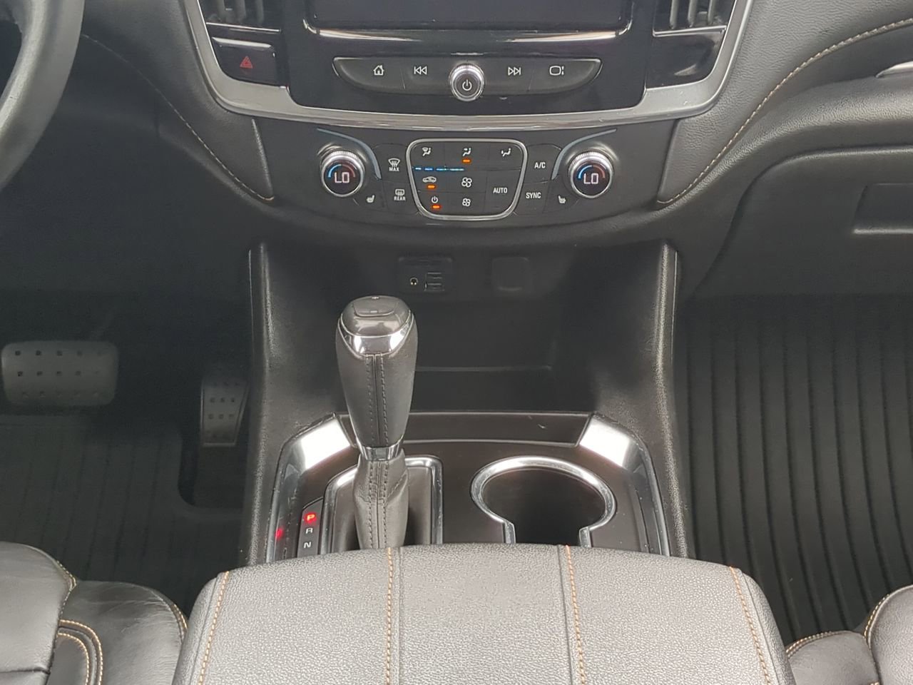 Used 2020 Chevrolet Traverse RS FWD image 17