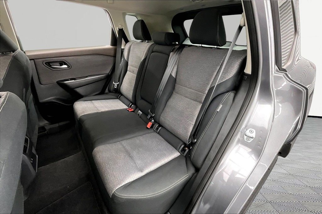 Used 2021 Nissan Rogue SV FWD image 26