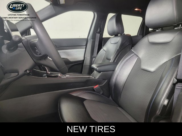 Used 2023 Jeep Compass Latitude AWD/4WD image 13