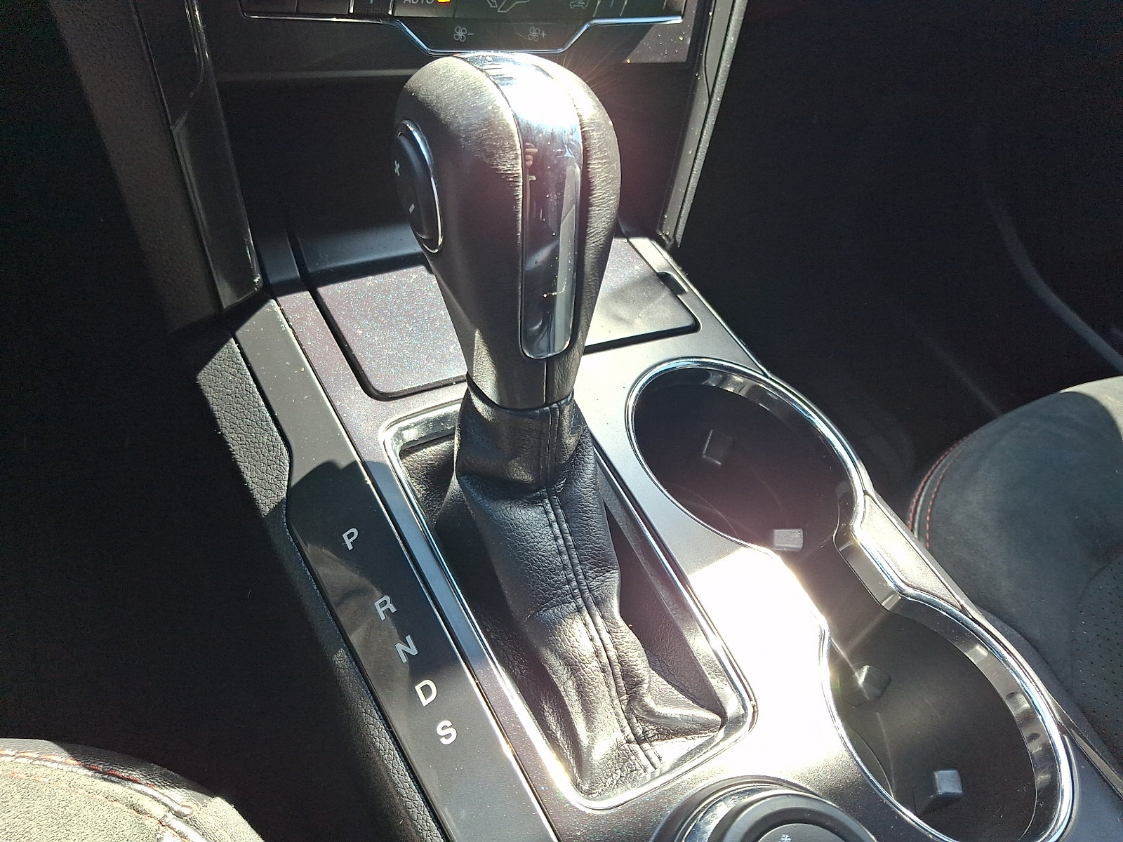 Certified 2019 Ford Explorer XLT w/ Equipment Group 202A AWD/4WD image 22