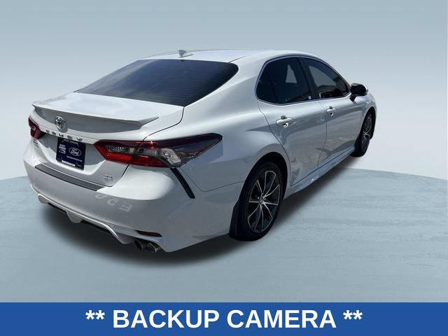 Used 2023 Toyota Camry SE w/ Convenience Package FWD image 3