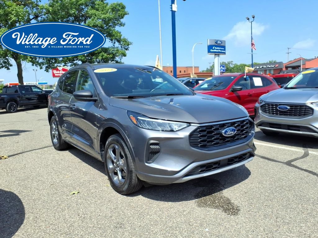 Certified 2024 Ford Escape ST-Line w/ Tech Pack #1 AWD/4WD image 4