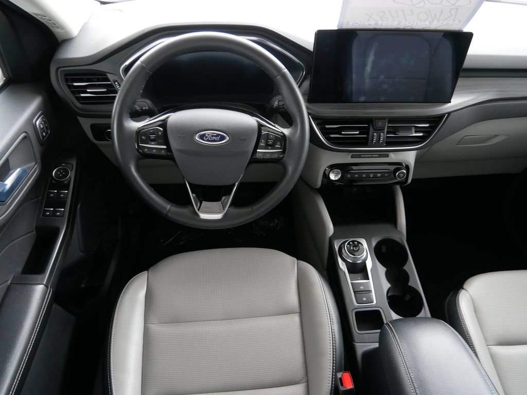 Certified 2023 Ford Escape Platinum AWD/4WD image 16