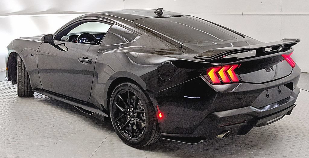 Certified 2025 Ford Mustang GT Premium RWD image 4