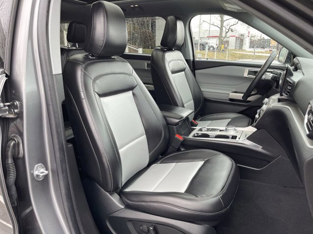 Certified 2023 Ford Explorer XLT w/ Equipment Group 202A AWD/4WD image 14