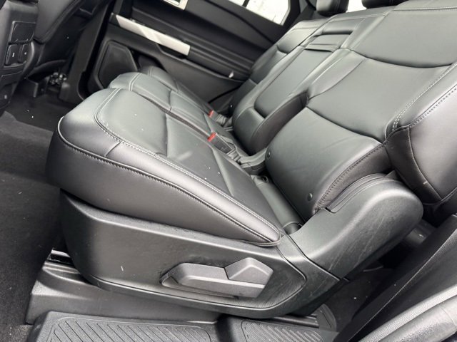 Certified 2023 Ford Explorer XLT w/ Equipment Group 202A image 10