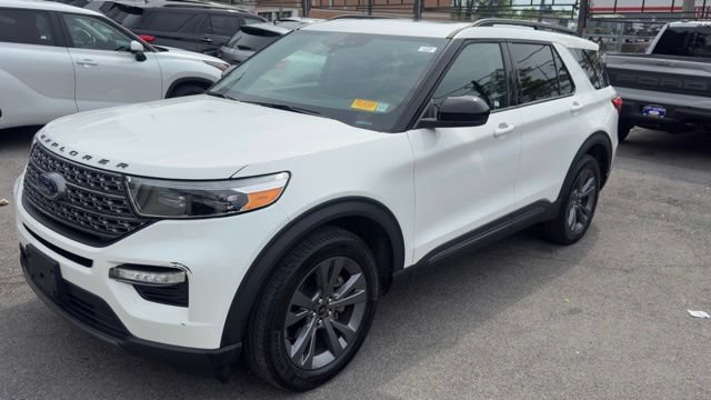 Certified 2023 Ford Explorer XLT w/ Equipment Group 202A AWD/4WD image 1