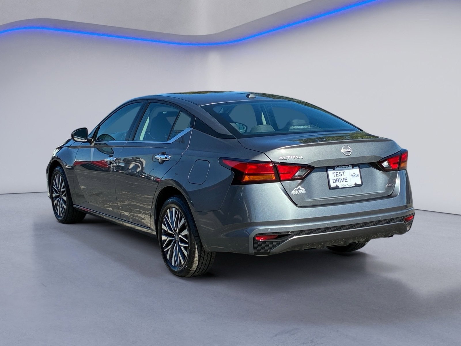 Used 2025 Nissan Altima 2.5 SV AWD/4WD image 3
